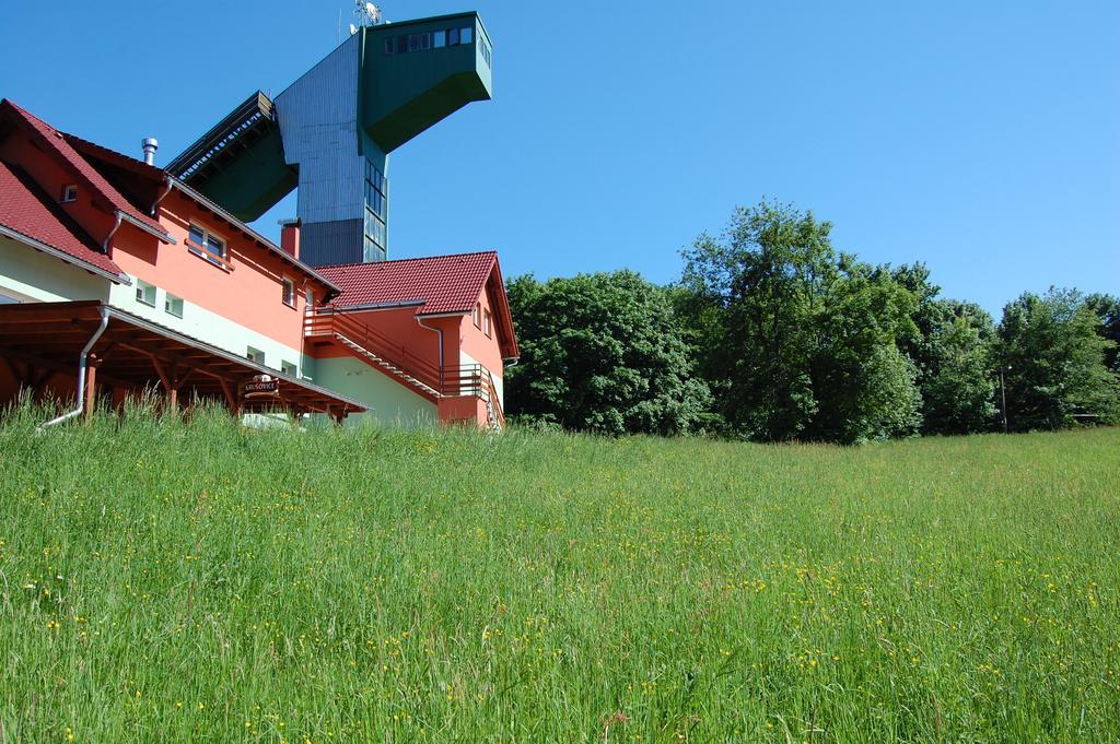Penzion U Mustku Jiriho Rasky Trojanovice Bagian luar foto